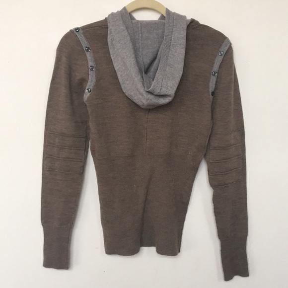 Wool sweater with hood - Picture 4 of 5